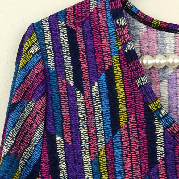 Lularoe Lynnae Top - Picture 5 of 6